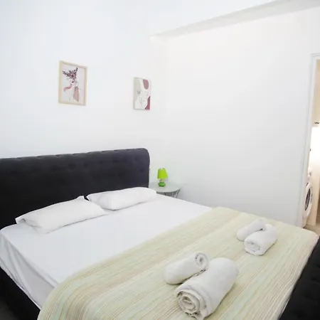 Escape - Old Town Apartment